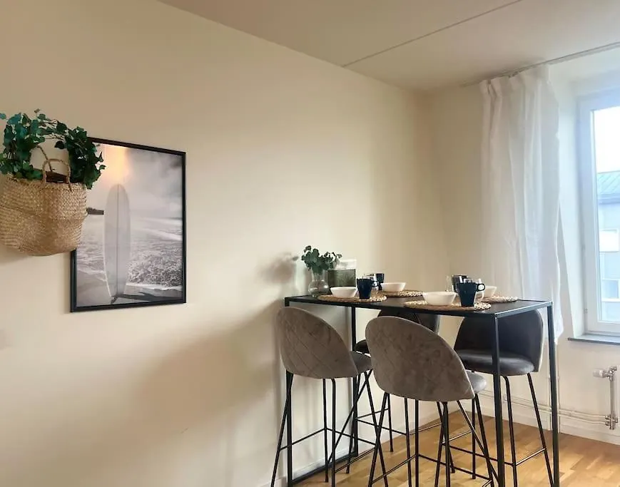 Apartament Trerumslaegenhet Centralt Belaegen Med Bubbelpool Sztokholm